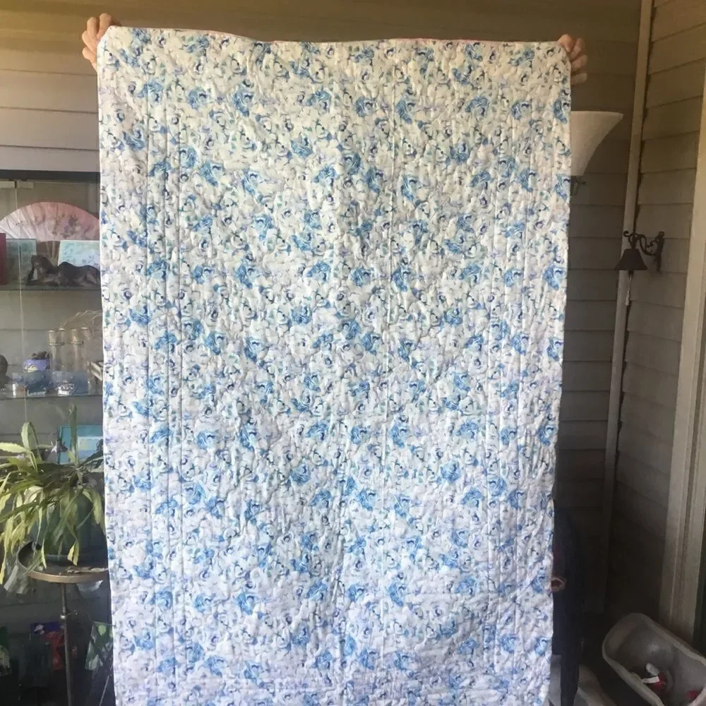NWT Hand Crafted Flower Bouquet Quilt
